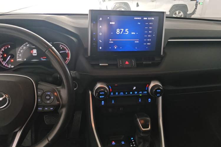 Used Toyota RAV4 2021 2.0L CVT Two-Wheel Drive Fashion PLUS Edition Audio And AC Panel