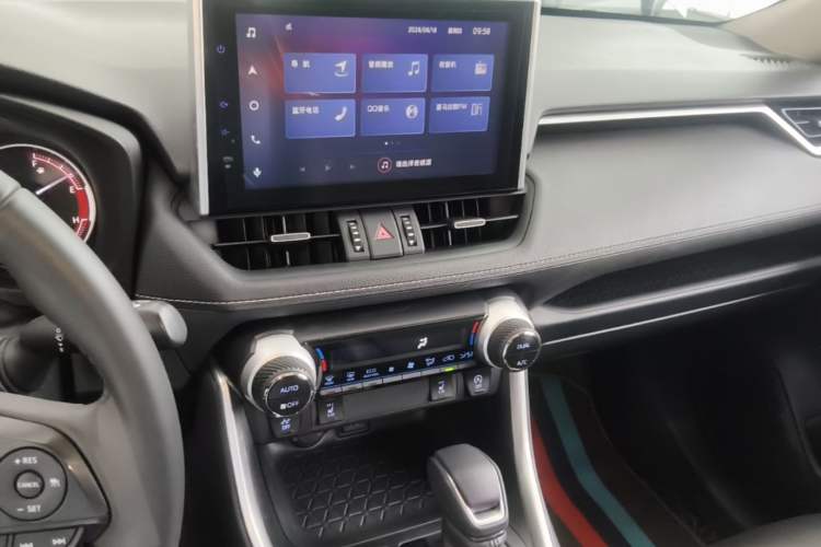 Used Toyota RAV4 2021 2.0L CVT Two-Wheel Drive Fashion PLUS Edition Audio And AC Panel