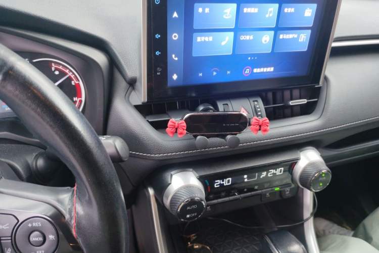 Used Toyota RAV4 2021 2.0L CVT Two-Wheel Drive Fashion PLUS Edition Audio And AC Panel