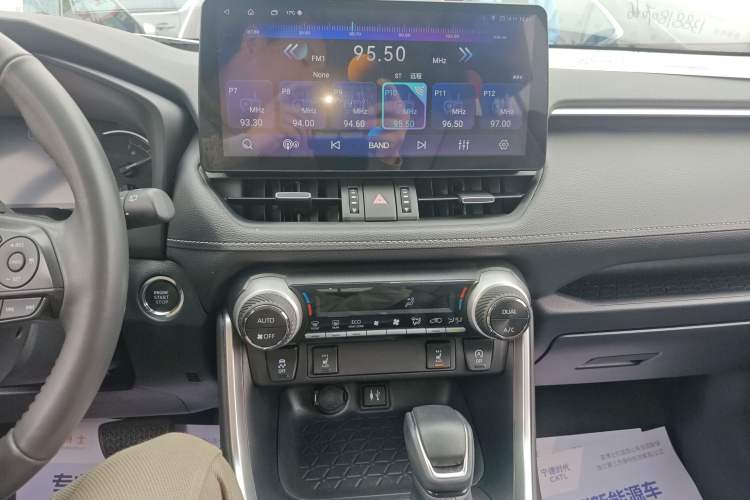 Used Toyota RAV4 2021 2.0L CVT 4x4 Style PLUS Edition Audio And AC Panel