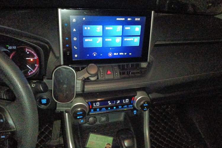 Used Toyota RAV4 2021 2.0L CVT Two-Wheel Drive Fashion Edition Audio And AC Panel