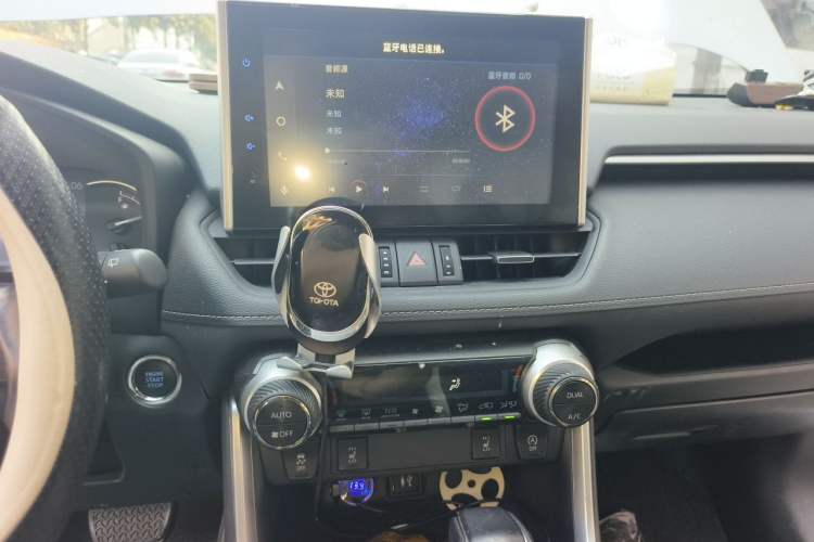 Used Toyota RAV4 2021 2.0L CVT Two-Wheel Drive Fashion PLUS Edition Audio And AC Panel