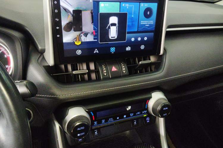 Used Toyota RAV4 2021 2.0L CVT 4x4 Style PLUS Edition Audio And AC Panel