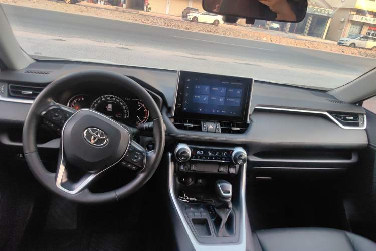 Used Toyota RAV4 2021 2.0L CVT Two-Wheel Drive Fashion PLUS Edition Audio And AC Panel