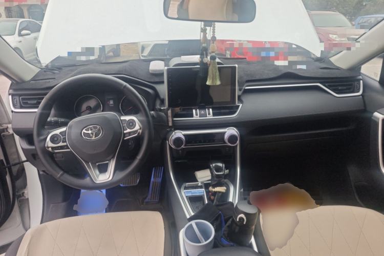 Used Toyota RAV4 2021 2.0L CVT Two-Wheel Drive Urban Edition Center Console