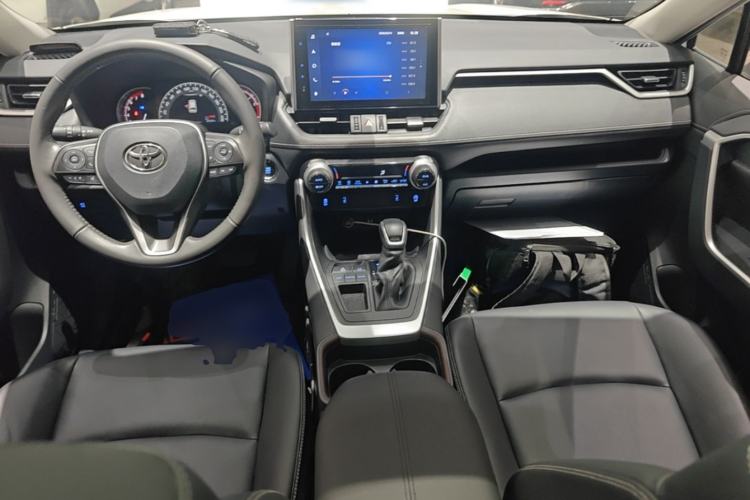 Used Toyota RAV4 2021 2.0L CVT Two-Wheel Drive Fashion PLUS Edition Center Console
