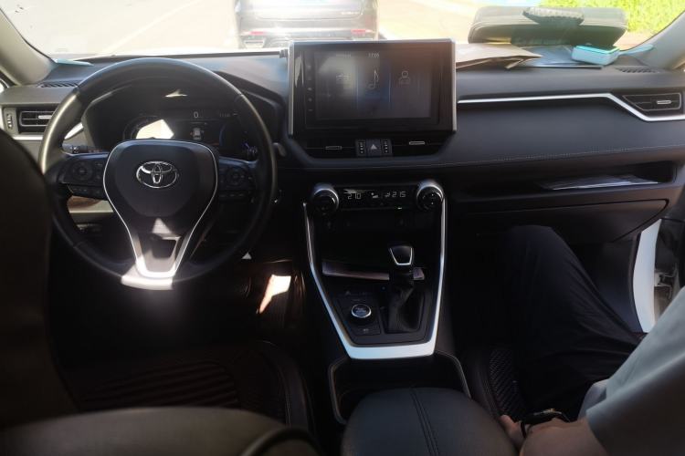 Used Toyota RAV4 2021 Dual-Engine 2.5L E-CVT Four-Wheel Drive Flagship Edition Center Console