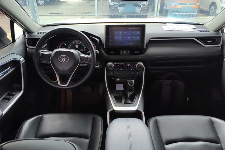 Used Toyota RAV4 2021 2.0L CVT Two-Wheel Drive Fashion PLUS Edition Center Console