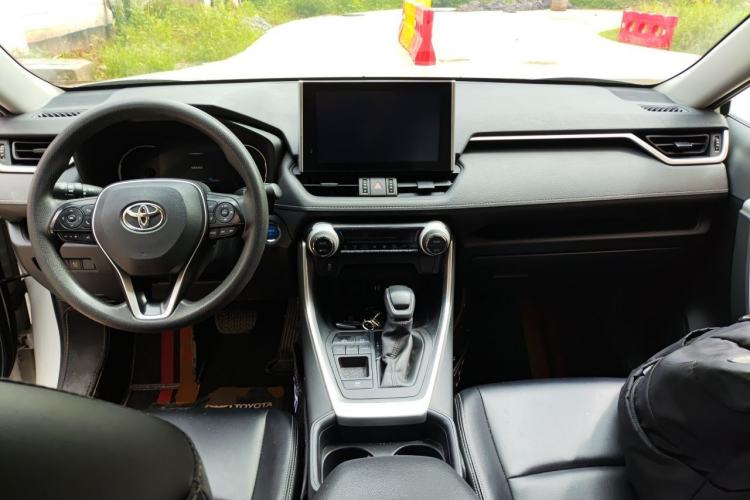 Used Toyota RAV4 2021 Dual-Engine 2.5L E-CVT Two-Wheel Drive Elite Edition Center Console