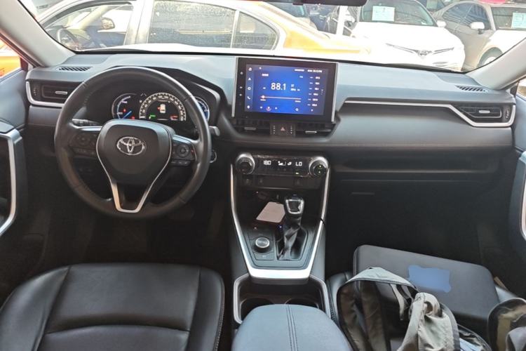 Used Toyota RAV4 2021 Revised Version Dual-Motor Hybrid 2.5L E-CVT 4x4 Elite PLUS Edition Center Console