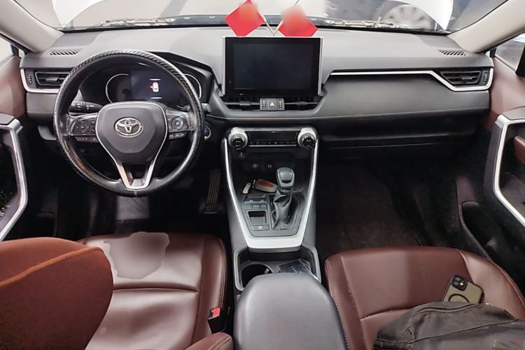 Used Toyota RAV4 2021 Dual-Engine 2.5L E-CVT Two-Wheel Drive Elite Edition Center Console