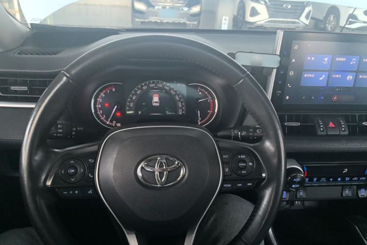 Used Toyota RAV4 2021 2.0L CVT Two-Wheel Drive Fashion PLUS Edition Center Console