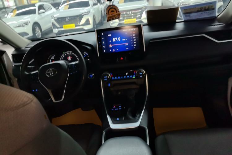 Used Toyota RAV4 2021 Revised Version Dual-Motor Hybrid 2.5L E-CVT Two-Wheel Drive Elite Edition Center Console