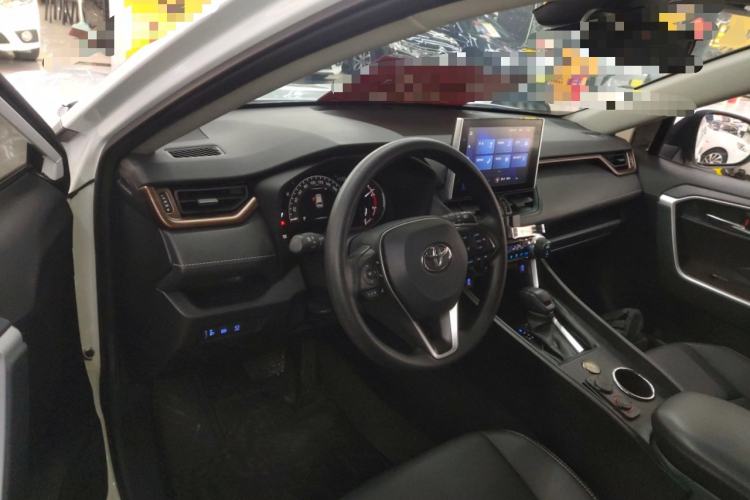 Used Toyota RAV4 2021 2.0L CVT Two-Wheel Drive Fashion Edition Center Console