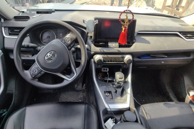 Used Toyota RAV4 2021 2.0L CVT Two-Wheel Drive Urban Edition Center Console