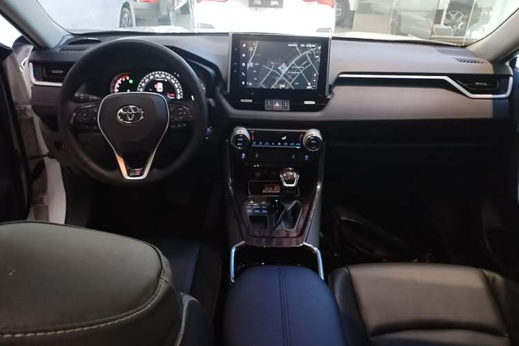 Used Toyota RAV4 2021 2.0L CVT 4x4 Style PLUS Edition Center Console