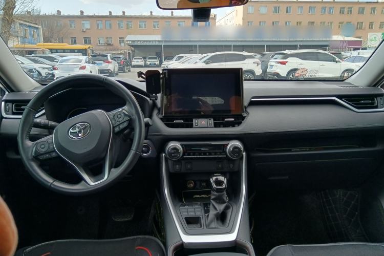 Used Toyota RAV4 2021 2.0L CVT 4x4 Style PLUS Edition Center Console