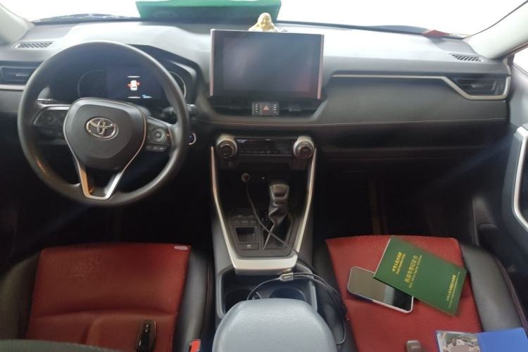 Used Toyota RAV4 2021 Dual-Engine 2.5L E-CVT Two-Wheel Drive Elite Edition Center Console
