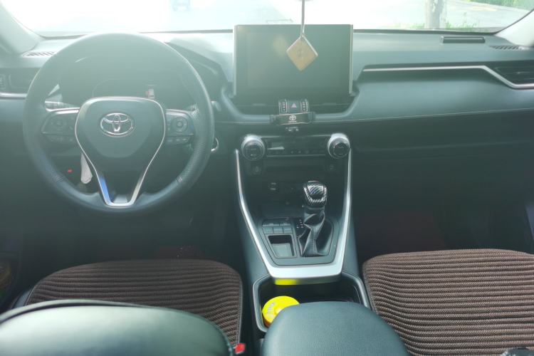 Used Toyota RAV4 2021 2.0L CVT Two-Wheel Drive Fashion Edition Center Console