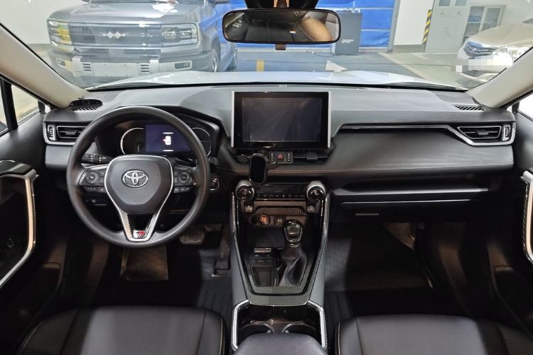 Used Toyota RAV4 2021 2.0L CVT Two-Wheel Drive Fashion Edition Center Console
