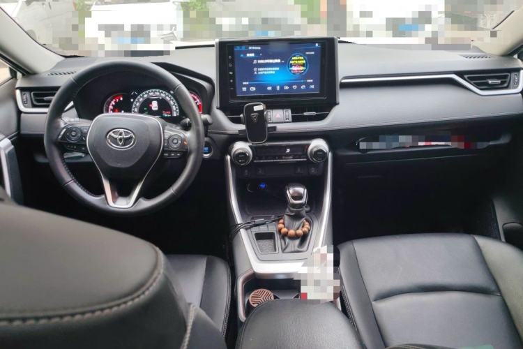 Used Toyota RAV4 2021 2.0L CVT Two-Wheel Drive Fashion PLUS Edition Center Console