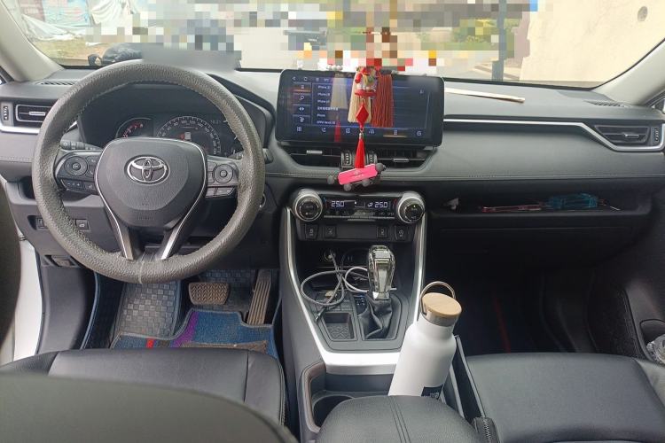 Used Toyota RAV4 2021 2.0L CVT Two-Wheel Drive Fashion PLUS Edition Center Console