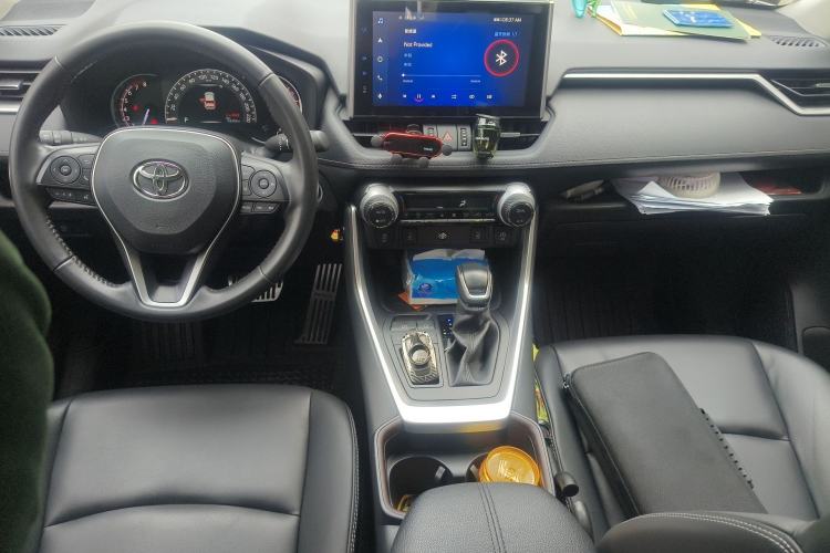Used Toyota RAV4 2021 2.0L CVT Two-Wheel Drive Fashion PLUS Edition Center Console