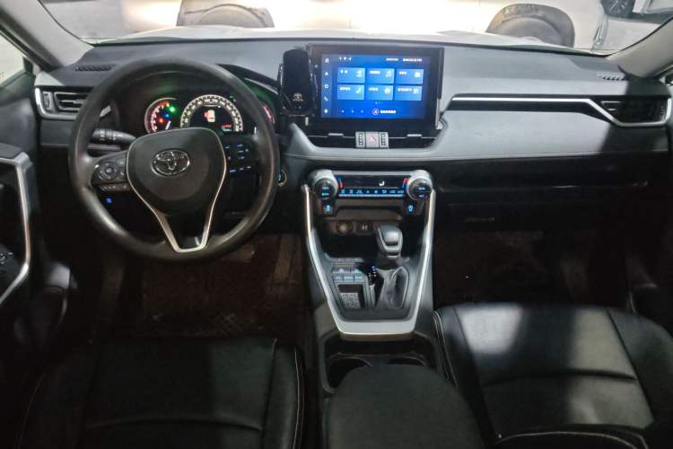 Used Toyota RAV4 2021 2.0L CVT Two-Wheel Drive Fashion Edition Center Console