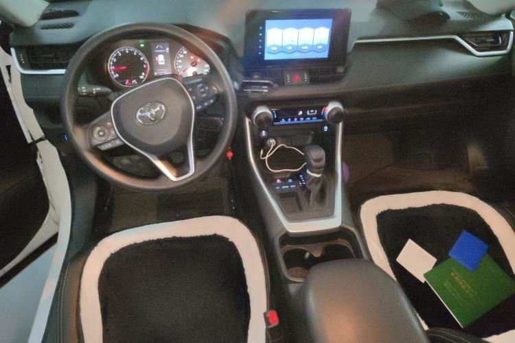 Used Toyota RAV4 2021 2.0L CVT Two-Wheel Drive Urban Edition Center Console