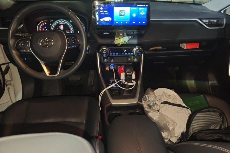 Used Toyota RAV4 2021 2.0L CVT 4x4 Style PLUS Edition Center Console