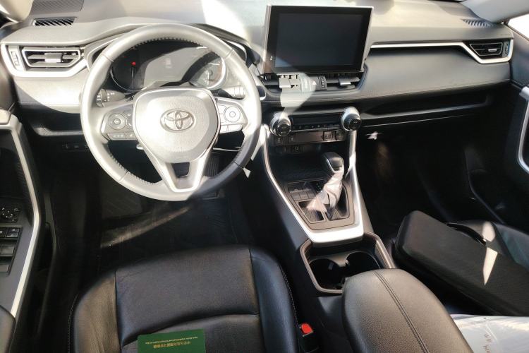 Used Toyota RAV4 2021 2.0L CVT Two-Wheel Drive Fashion PLUS Edition Center Console