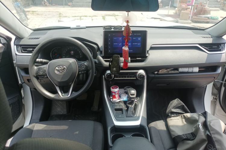 Used Toyota RAV4 2021 Dual-Engine 2.5L E-CVT Two-Wheel Drive Elite Edition Center Console
