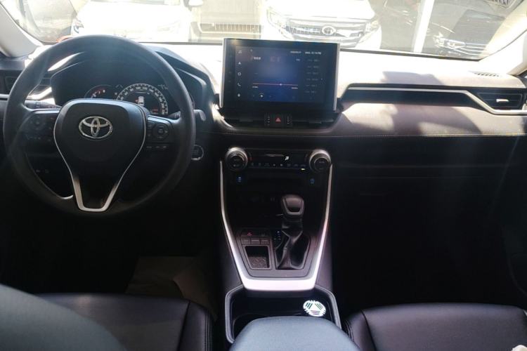 Used Toyota RAV4 2021 2.0L CVT Two-Wheel Drive Fashion Edition Center Console
