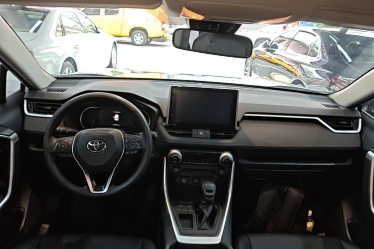 Used Toyota RAV4 2021 2.0L CVT Two-Wheel Drive Fashion Edition Center Console