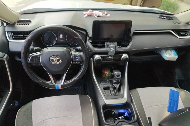 Used Toyota RAV4 2021 2.0L CVT Two-Wheel Drive Urban Edition Center Console