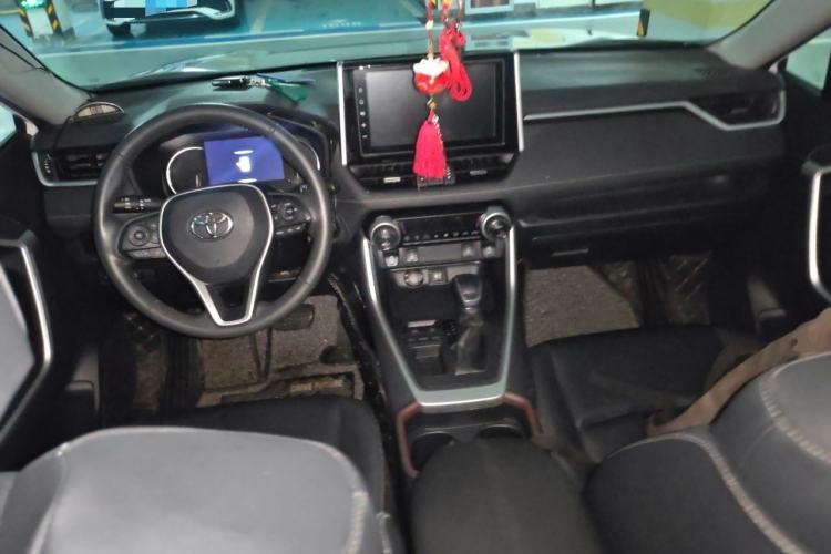 Used Toyota RAV4 2021 2.0L CVT Two-Wheel Drive Fashion PLUS Edition Center Console