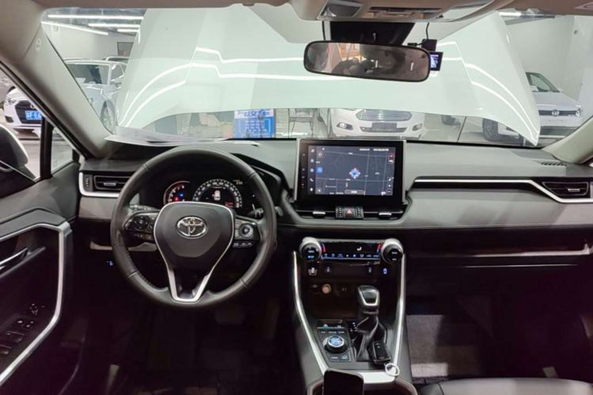 Used Toyota RAV4 2021 2.0L CVT Four-Wheel Drive Premium Edition Center Console