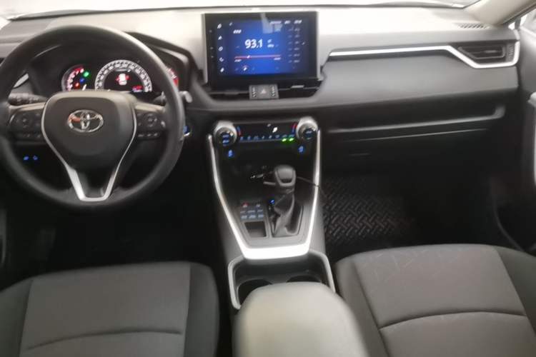 Used Toyota RAV4 2021 2.0L CVT 4x4 Trend Edition Center Console