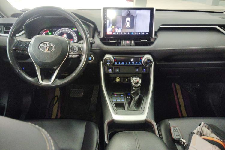 Used Toyota RAV4 2021 2.0L CVT 4x4 Style PLUS Edition Center Console