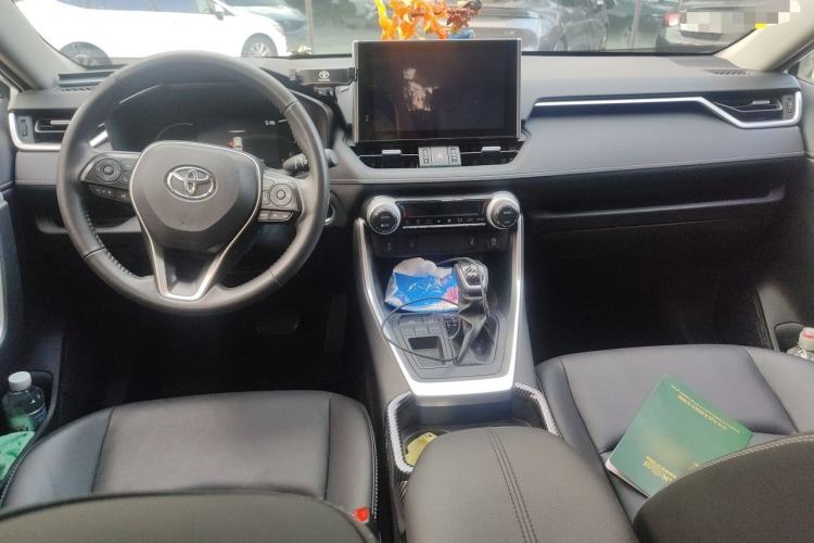 Used Toyota RAV4 2021 2.0L CVT Two-Wheel Drive Fashion PLUS Edition Center Console
