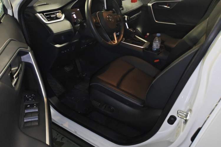 Used Toyota RAV4 2021 2.0L CVT Two-Wheel Drive Fashion PLUS Edition Driver Seat