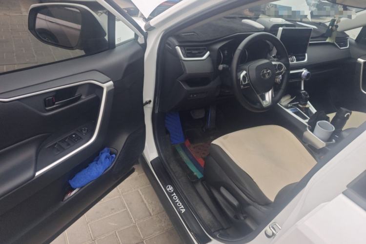 Used Toyota RAV4 2021 2.0L CVT Two-Wheel Drive Urban Edition Driver Seat