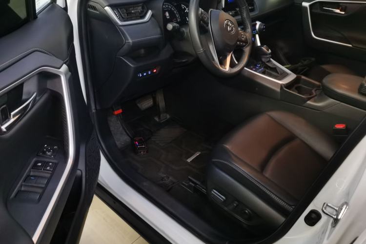 Used Toyota RAV4 2021 2.0L CVT Two-Wheel Drive Fashion PLUS Edition Driver Seat