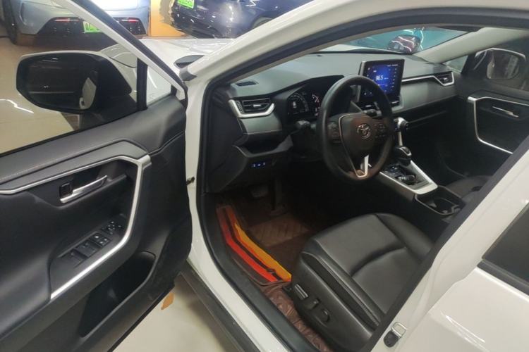 Used Toyota RAV4 2021 2.0L CVT Two-Wheel Drive Fashion PLUS Edition Driver Seat