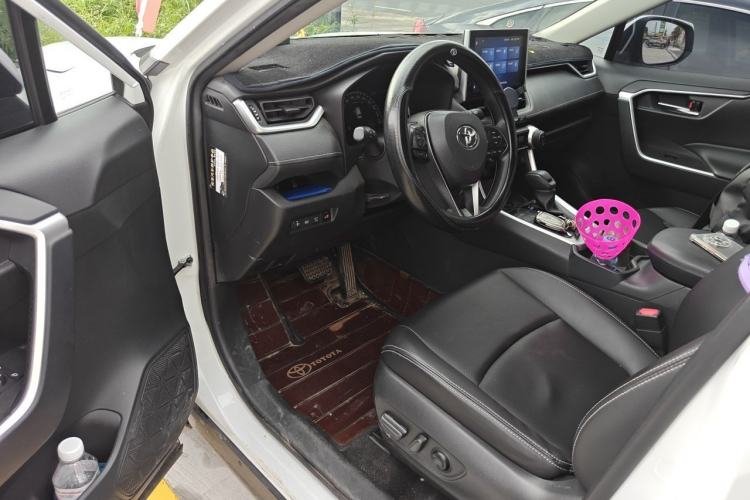 Used Toyota RAV4 2021 2.0L CVT Two-Wheel Drive Fashion Edition Driver Seat