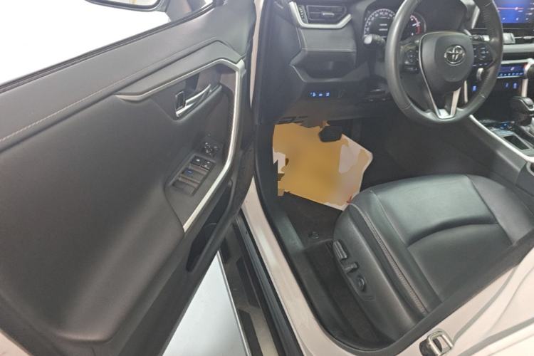 Used Toyota RAV4 2021 2.0L CVT Two-Wheel Drive Fashion PLUS Edition Driver Seat