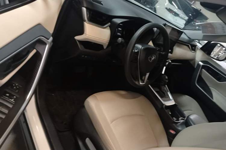 Used Toyota RAV4 2021 2.0L CVT Two-Wheel Drive Urban Edition Driver Seat