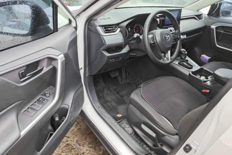 Used Toyota RAV4 2021 2.0L CVT Two-Wheel Drive Urban Edition Driver Seat