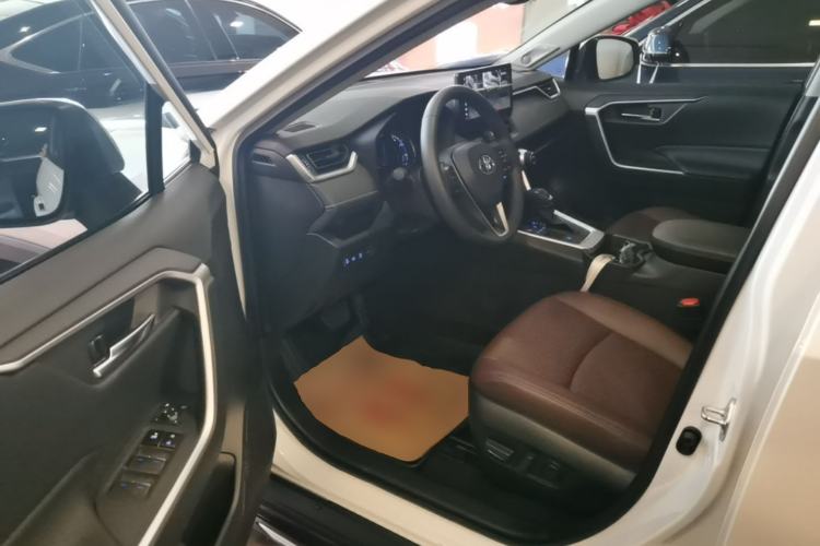 Used Toyota RAV4 2021 Revised Version Dual-Motor Hybrid 2.5L E-CVT Two-Wheel Drive Elite Edition Driver Seat