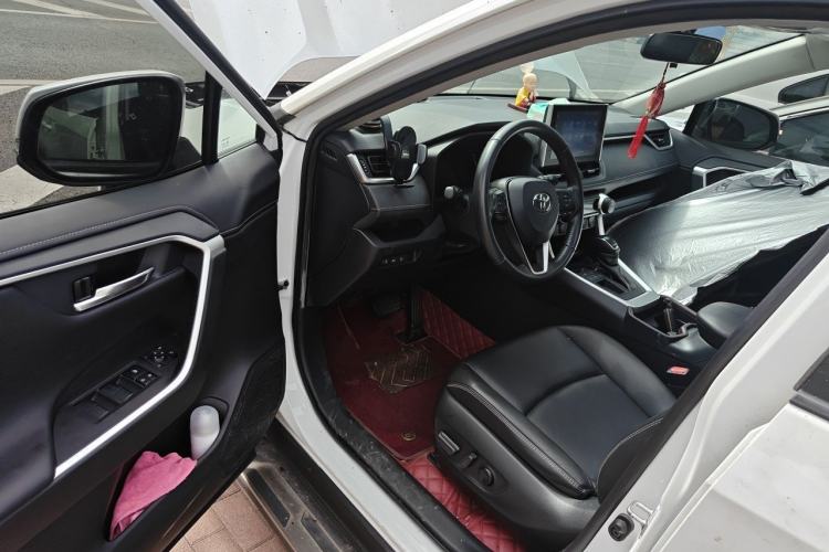 Used Toyota RAV4 2021 2.0L CVT Two-Wheel Drive Fashion PLUS Edition Driver Seat